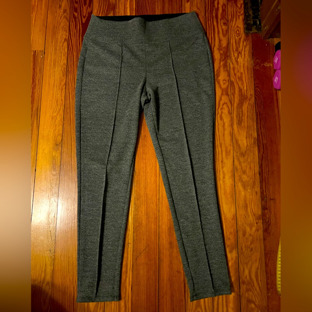 Gray Nine West Pants. Worn once. Kohls Fall 2023. Size large.Excellent condition